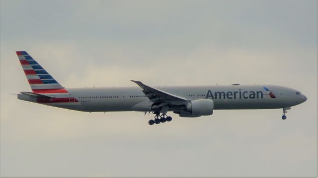 BOEING 777-300ER (N731AN)