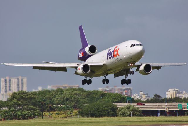 Boeing MD-11 (N302FE)