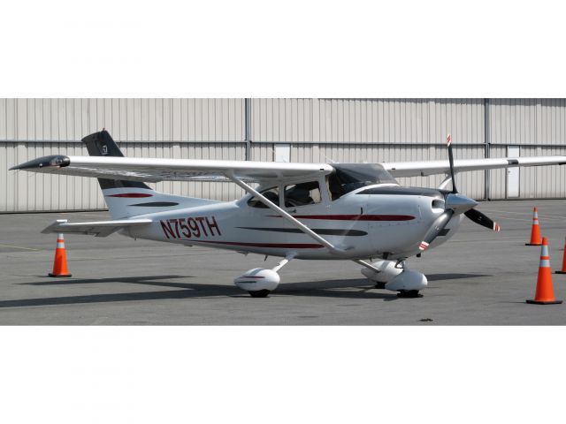 Cessna Skylane (N759TH) - LANDMARK offers a great and friendly service on the Syracuse (KSYR) airport.