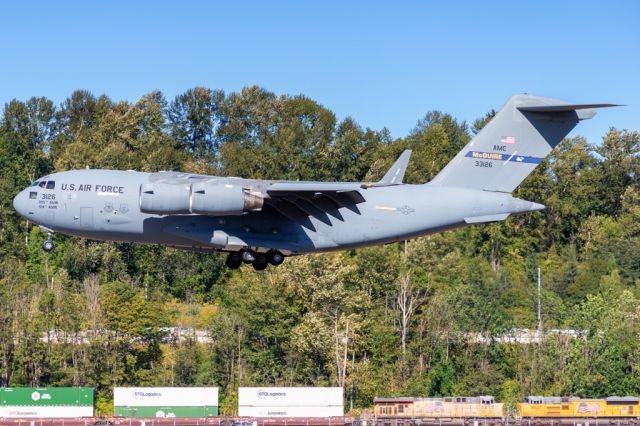 Boeing Globemaster III (03-3126) - "REACH 4199" on final for 32L.