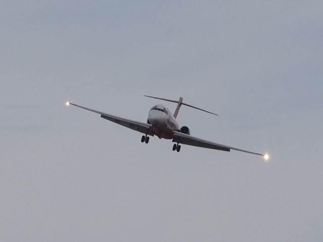 McDonnell Douglas MD-87 (N292EA) - Erickson Aero Tanker turning base to final, April 10, 2022.  Fighting wildfires in the Abilene Texas area.