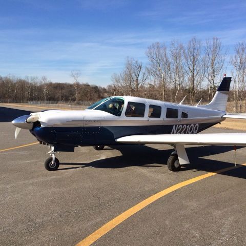 Piper Saratoga (N221OQ)