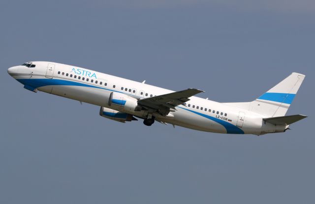 BOEING 737-400 (LZ-CGW)