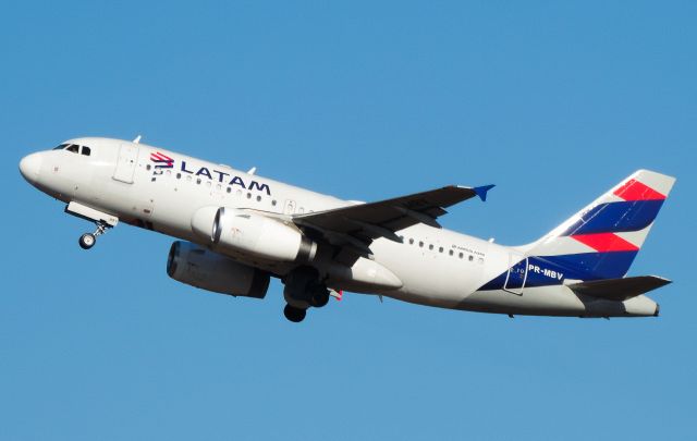 Airbus A319 (PR-MBV)