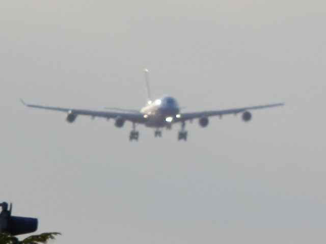 Airbus A340-300 (LV-CSD)