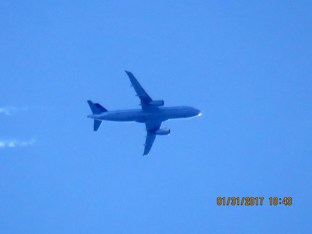 Airbus A320 (N416UA)