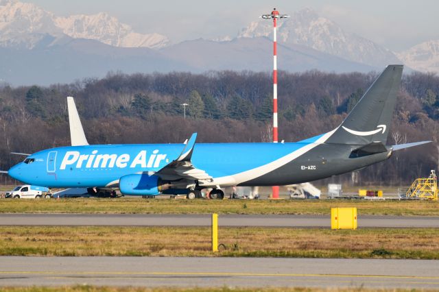 Boeing 737-800 (EI-AZC)