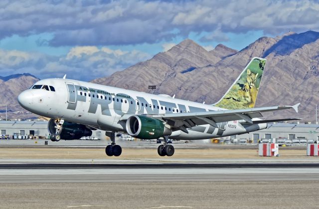 Airbus A319 (N930FR)