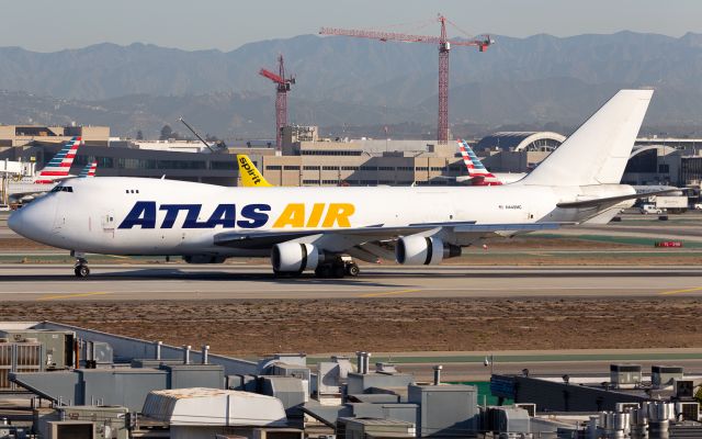 Boeing 747-200 (N445MC)