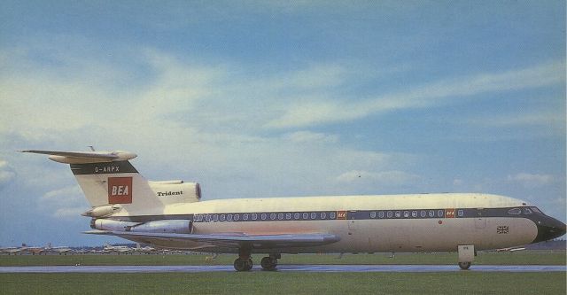 Hawker Siddeley Trident (G-ARPX) - scanned from postcardbr /BEA
