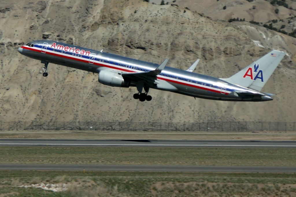 Boeing 757-200 (N181AN)