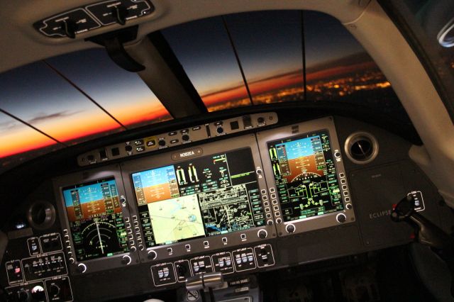 Eclipse 500 (N202EA) - Cockpit of Eclipse 500 iFMS at Dusk