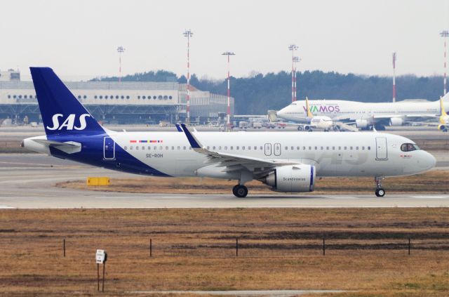 Airbus A320 (SE-ROH)