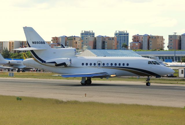 Dassault Falcon 900 (N890BB)