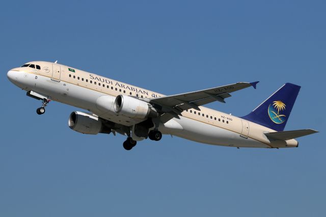 Airbus A320 (HZ-ASD)