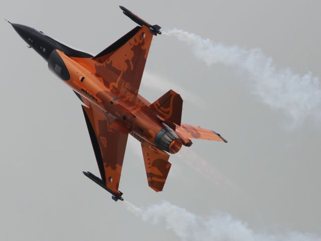 — — - This angle shows off the belly art work to good effect on this General Dynamics F-16A Fighting Falcon of the Belgium Air Component, seen here at RIAT 2012.