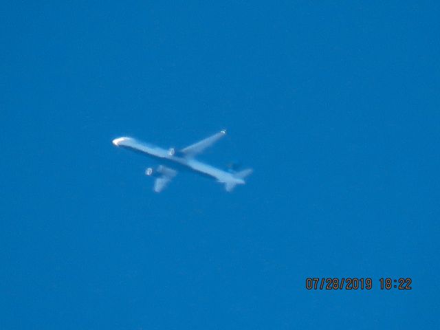 Airbus A321 (N985JT)