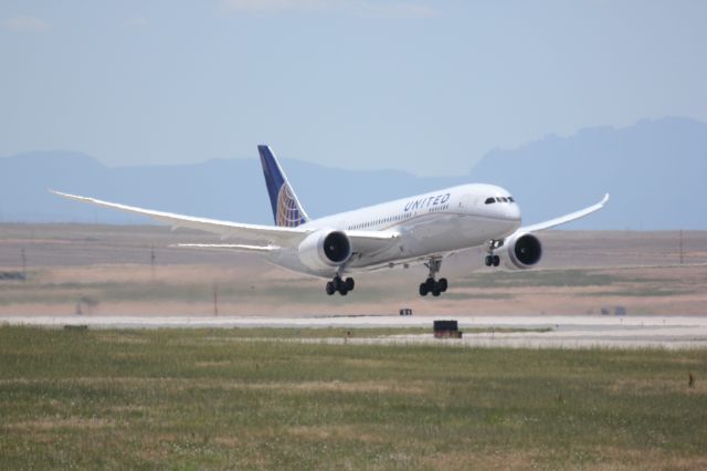 Boeing 787-8 (N27901) - Take off from 34L.