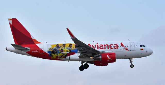 Airbus A319 (N726AV)