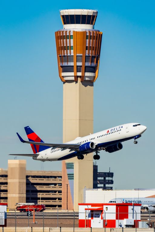 Boeing 737-800 (N3763D) - A Delta Airlines 737-800 taking off from PHX on 2/1/23. Taken with a Canon R7 and Tamron 70-200 G2 lens.