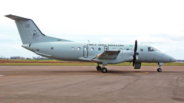 Embraer EMB-120 Brasilia (FAB2005)