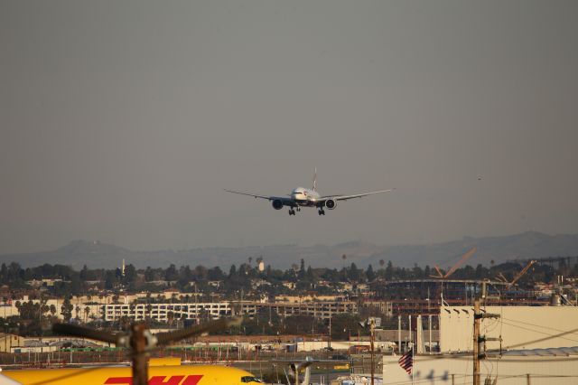 BOEING 777-300ER (G-STBL)