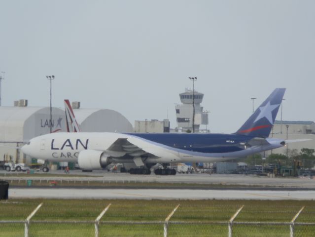 BOEING 777-200LR (N774LA) - "Pushback!