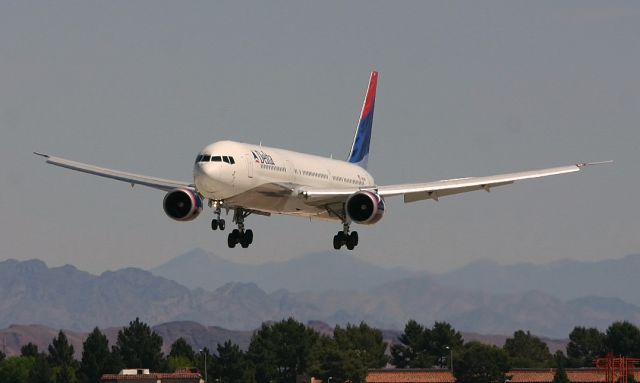 BOEING 767-400 (N836MH) - KLAS - Delta 767-400 over the numbers at Las Vegas - April 2005.