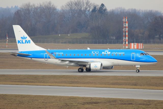 Embraer 175 (PH-EXS)