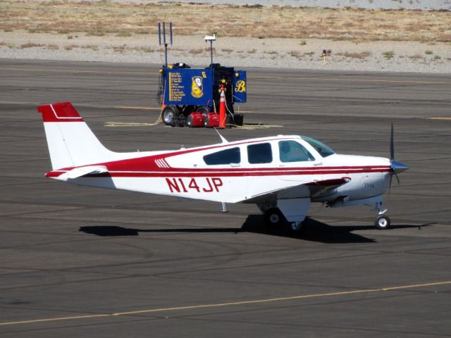 Beechcraft Bonanza (33) (N14JP)