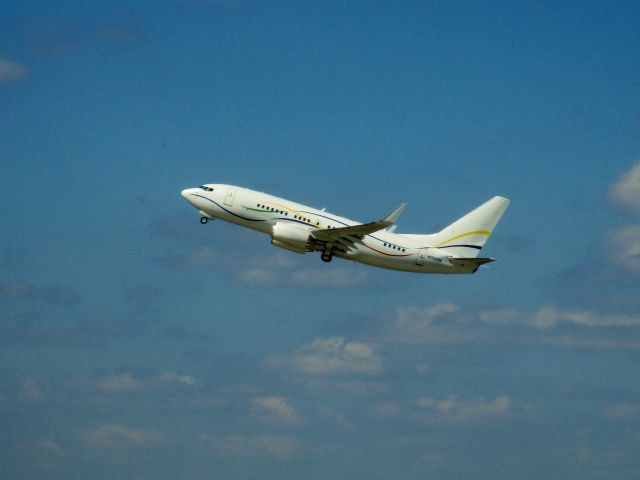 Boeing 737-700 (N7600K)