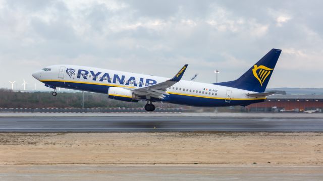Boeing 737-700 (EI-ESV)