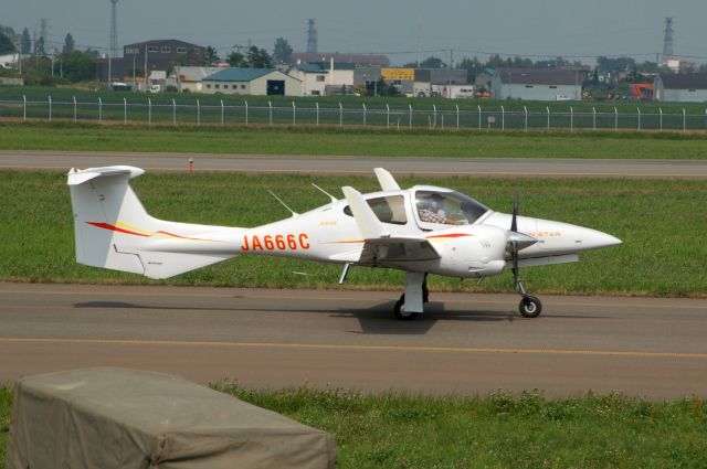 Diamond Twin Star (JA666C) - JA666C   Diamond Aircraft DA42 c/n 42.AC115