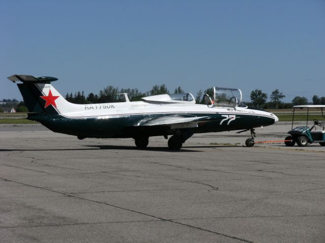 Aero L-29 Delfin (C-GXZX)