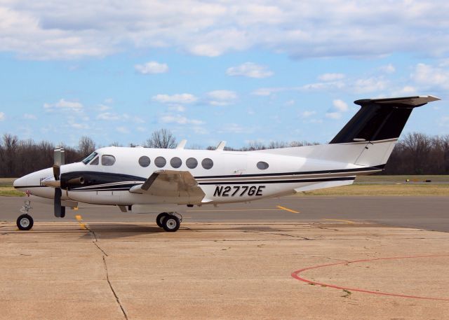 Beechcraft Super King Air 200 (N277GE) - At Downtown Shreveport.