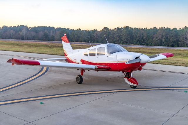 Piper Cherokee (N168DP)