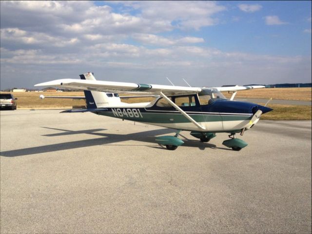 Cessna Skyhawk (N84881)