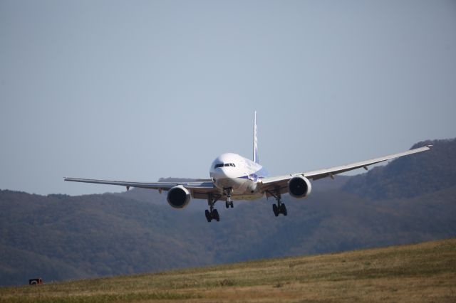 Boeing 777-200 (JA708A) - October 21st 2018:HND-HKD.