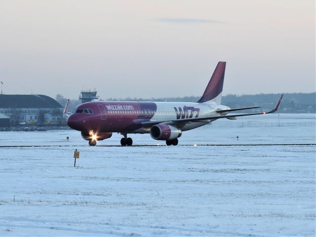 Airbus A320 (HA-LYF) - Spotting EPLB/LUZ