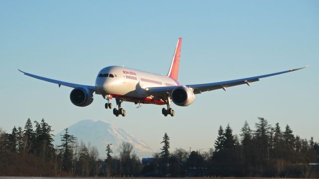 Boeing 787-8 (VT-ANX) - BOE252 on final to Rwy 34L to complete a B2 flight on 1.4.17. (ln 511 / cn 36295).