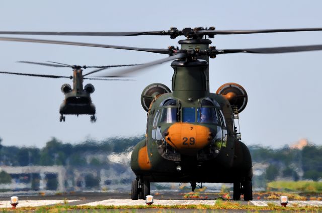 — — - JGSDF CH-47J in Tatikawa,Japan.