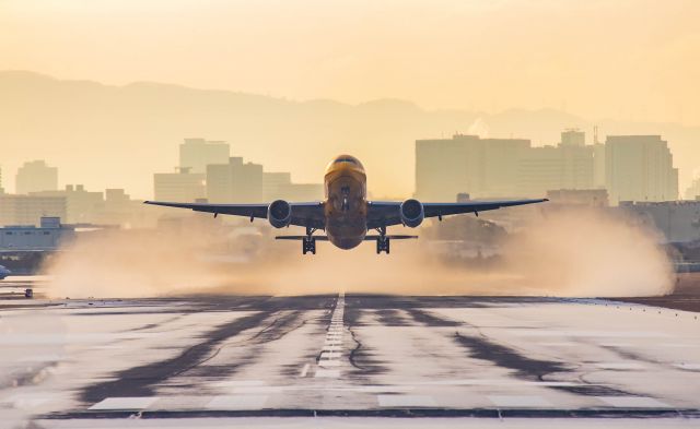 Boeing 777-200 (JA743A)