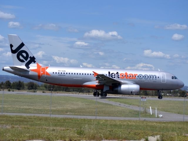 Airbus A320 (VH-VGN)