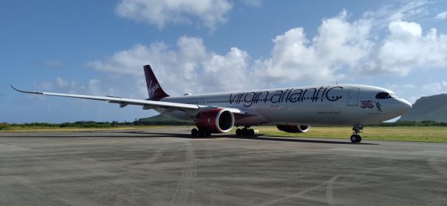 Airbus A330-900 (G-VTOM)