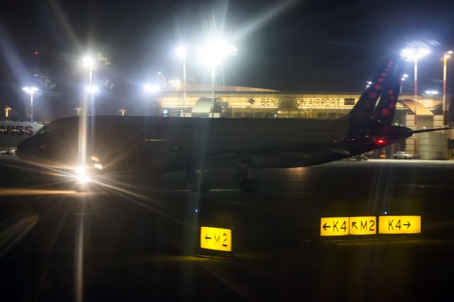 Airbus A320 (OO-SNE)