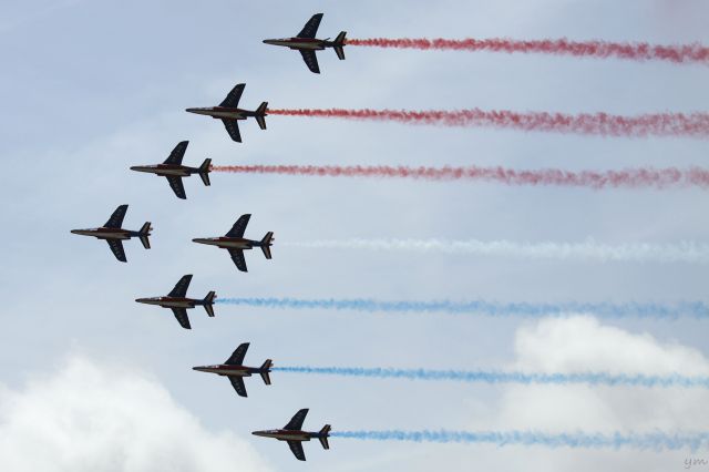 — — - Patrouille de France