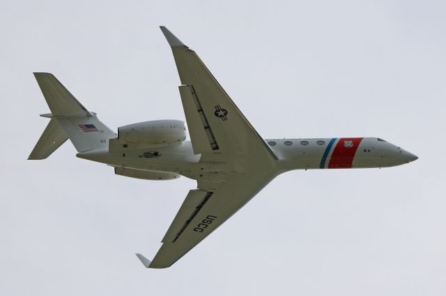 Gulfstream Aerospace Gulfstream V (C101) - USCG 01, a Gulfstream V/USCG C-37A, c/n 653, departing KCLE, RWY 24R, for Reagan National (KDCA) on 8 Aug 2018.