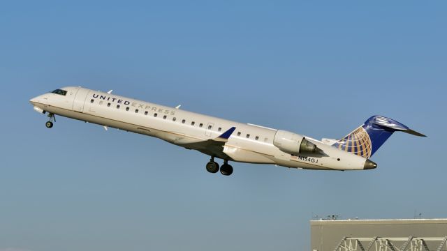 Canadair Regional Jet CRJ-700 (N154GJ)