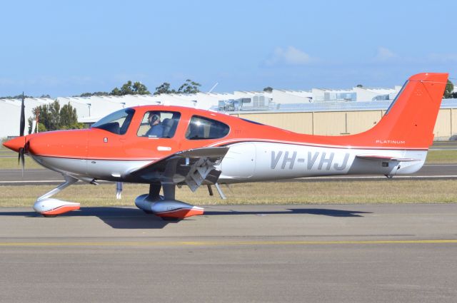 Cirrus SR-22 (VH-VHJ) - Photo taken while SR22 VH-VHJ taxi, camera is the Nikon D5200