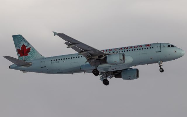 Airbus A320 (C-FGKH)